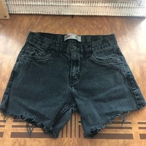 black levis shorts